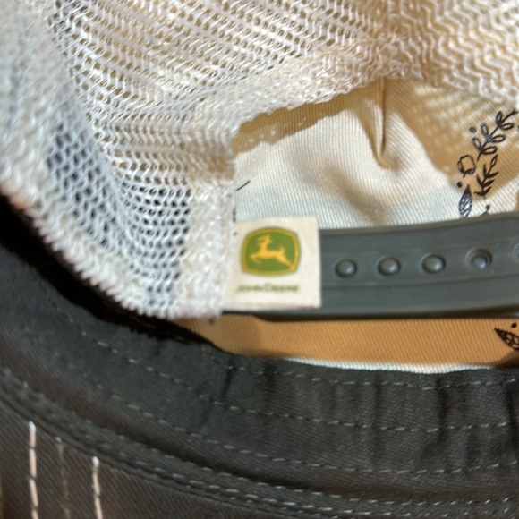 Women's John Deere Chicken Mom Hat, Chickens, Baseball Cap, NWOT - Picture 4 of 5